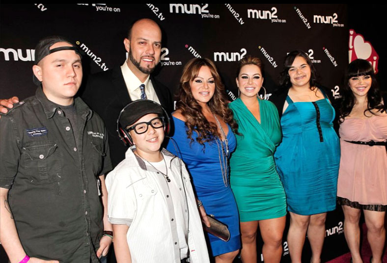 Jenni Rivera with her last husband Esteban-Loaiza and her five children